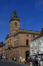 Welshpool Townhall  -  (c) FreeFoto.com 